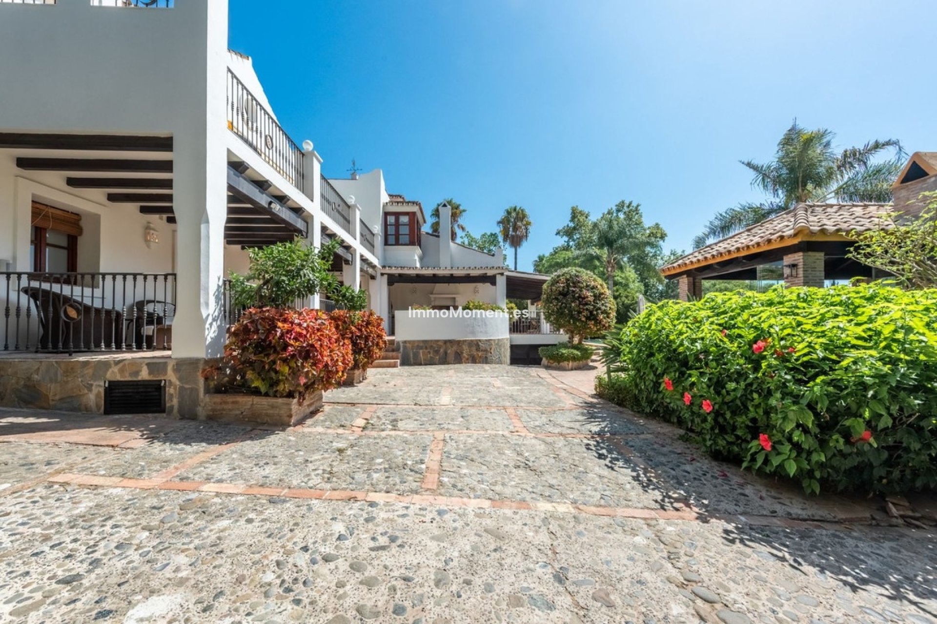 Resale - Villa - El Paraiso - New Golden Mile