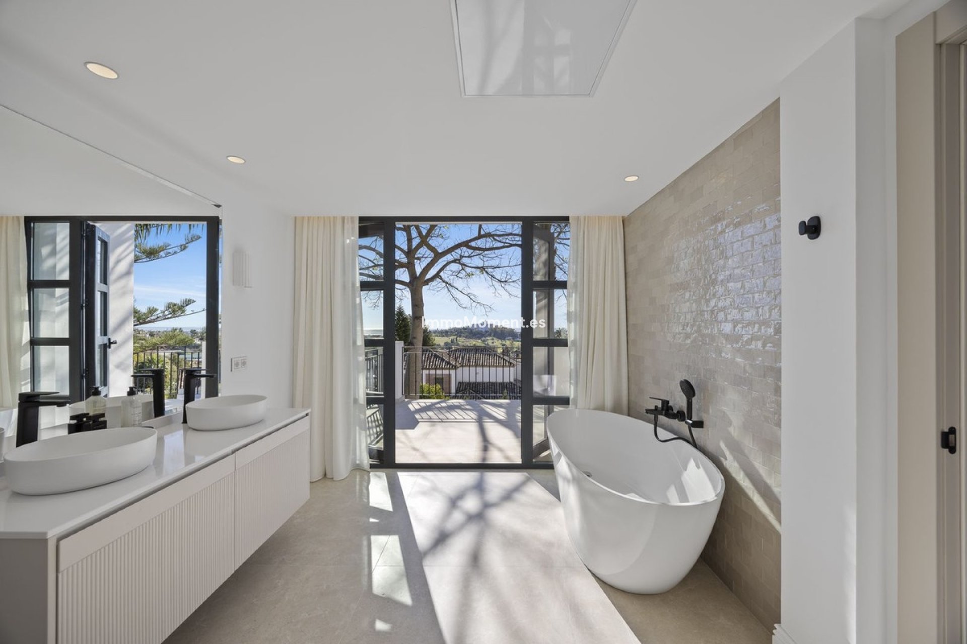 Resale - Villa - El Paraiso - New Golden Mile