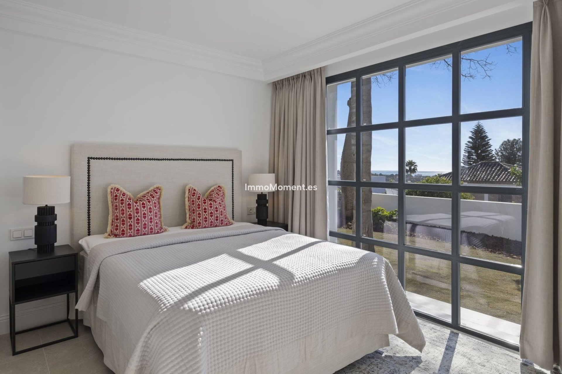 Resale - Villa - El Paraiso - New Golden Mile