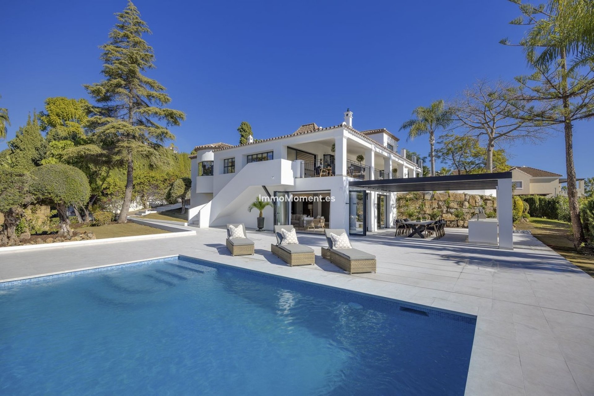 Resale - Villa - El Paraiso - New Golden Mile