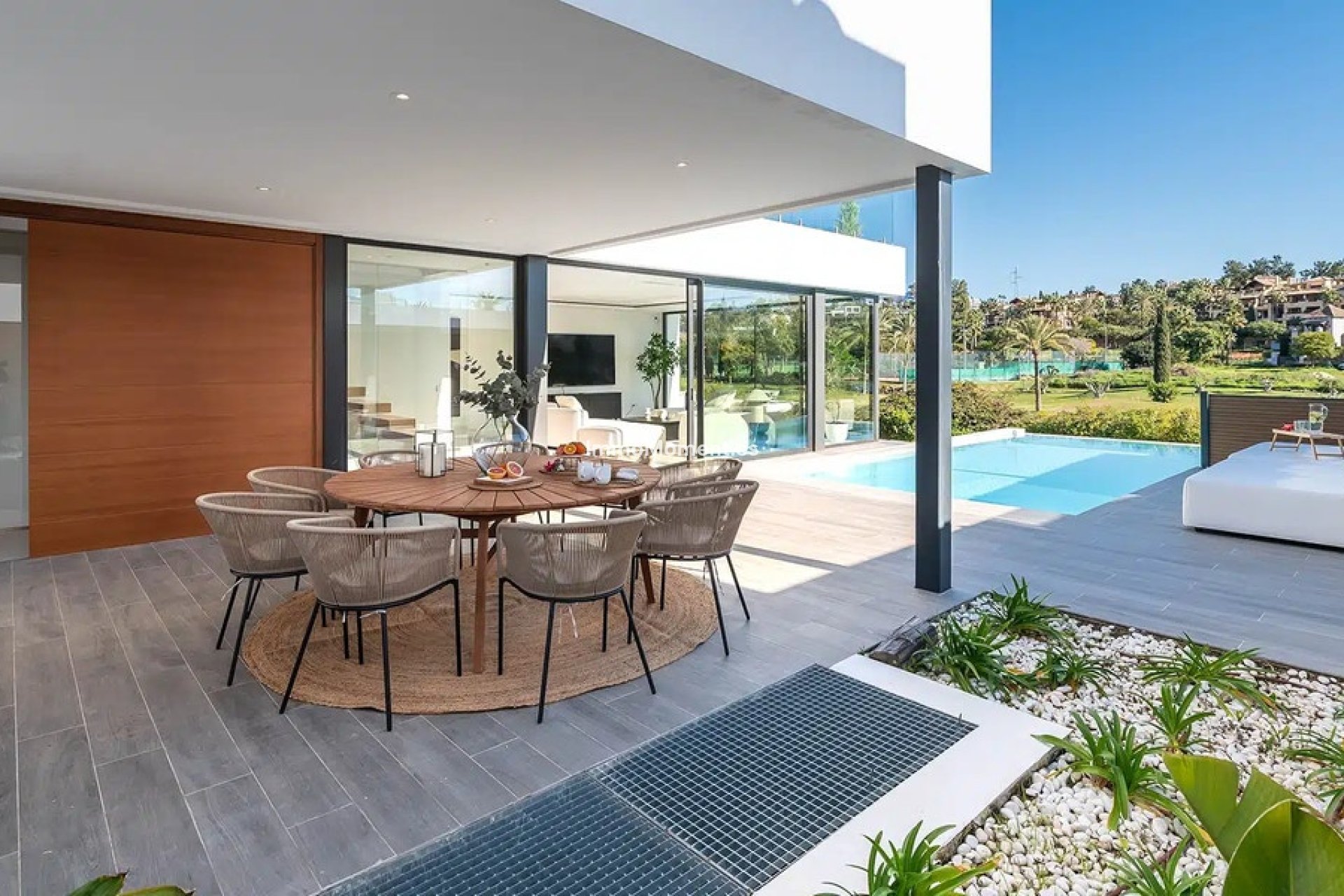 Resale - Villa - El Paraiso - New Golden Mile