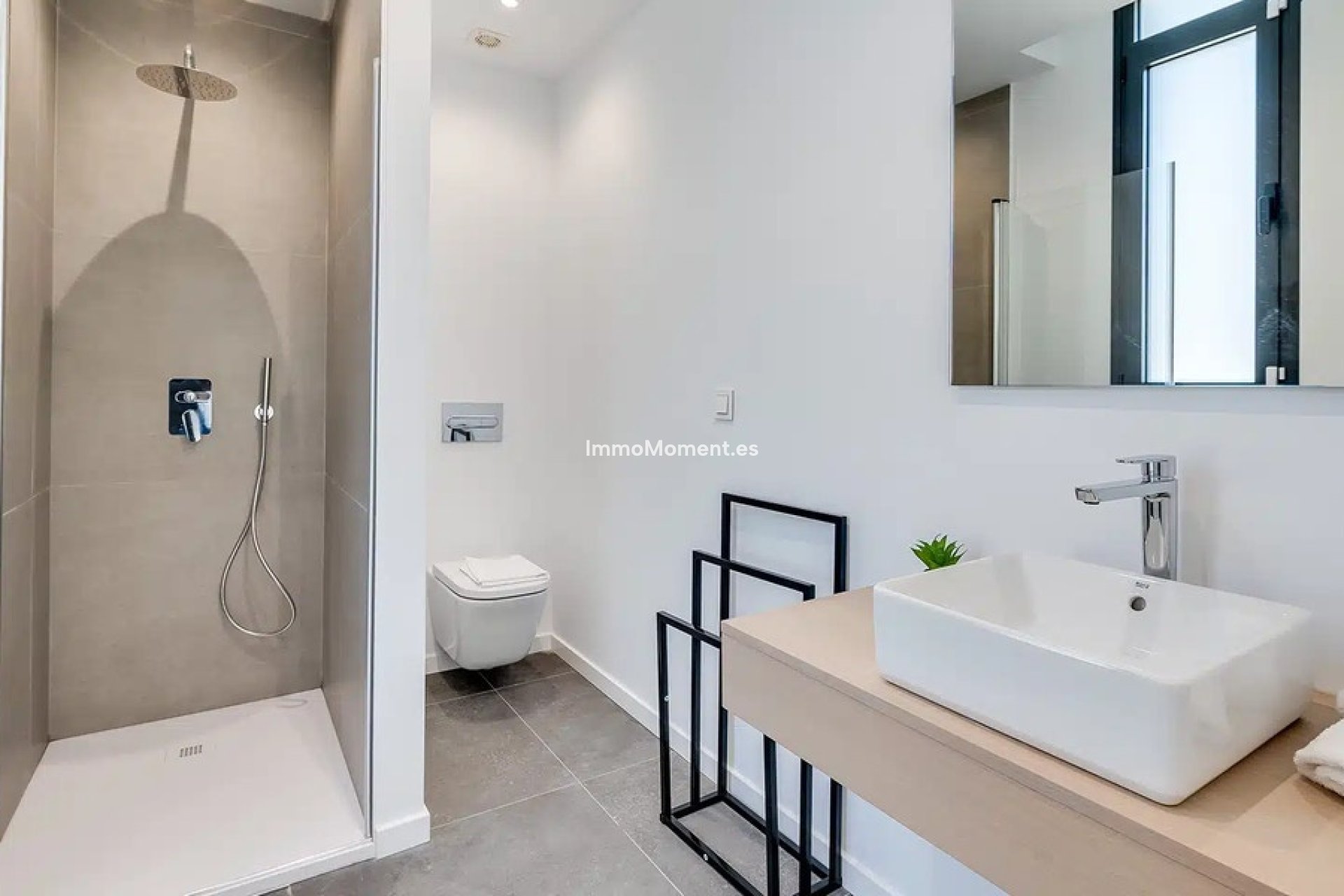 Resale - Villa - El Paraiso - New Golden Mile