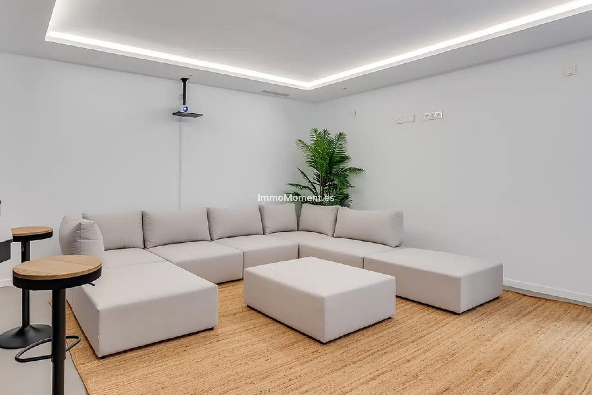 Resale - Villa - El Paraiso - New Golden Mile