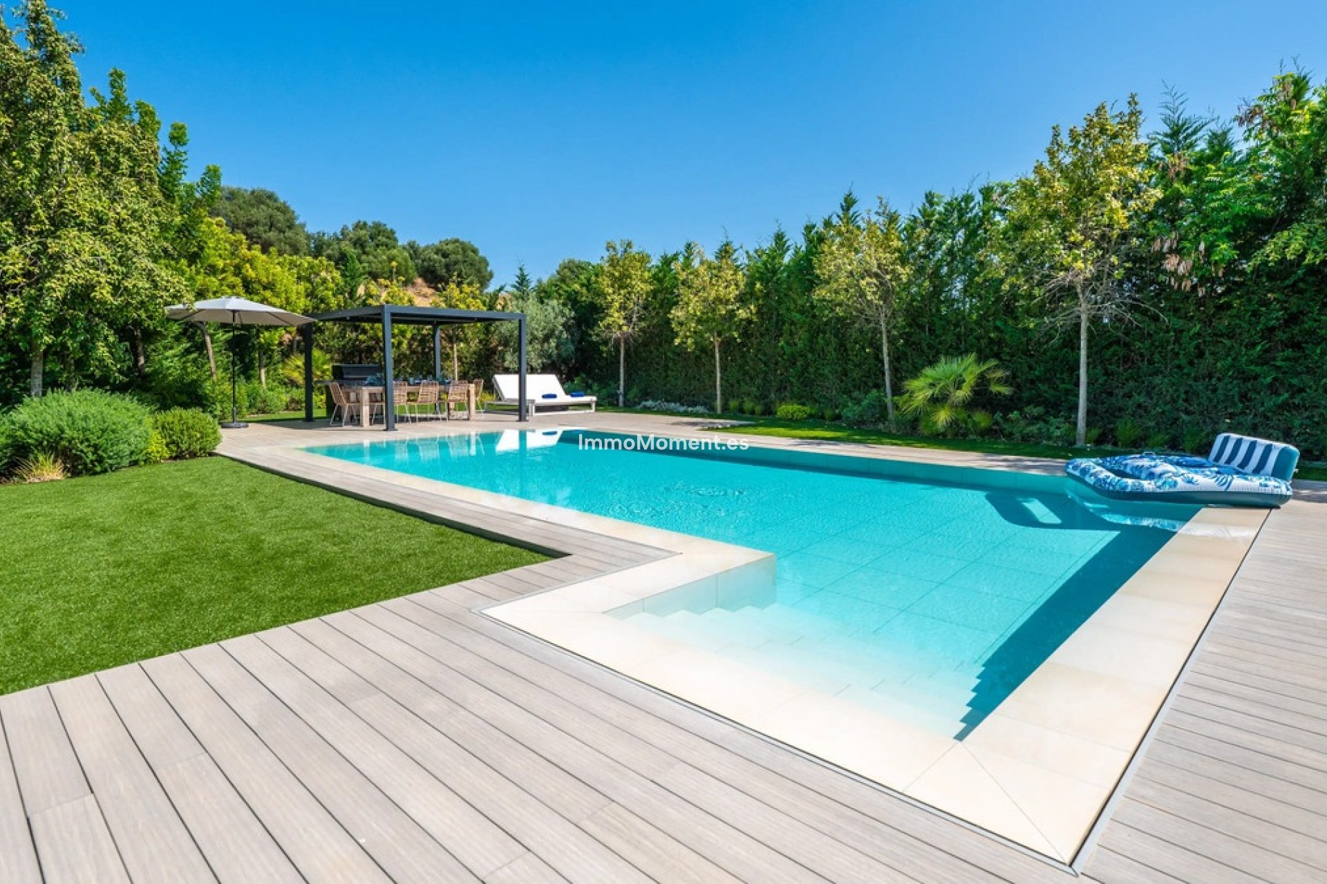 Resale - Villa - El Paraiso - New Golden Mile