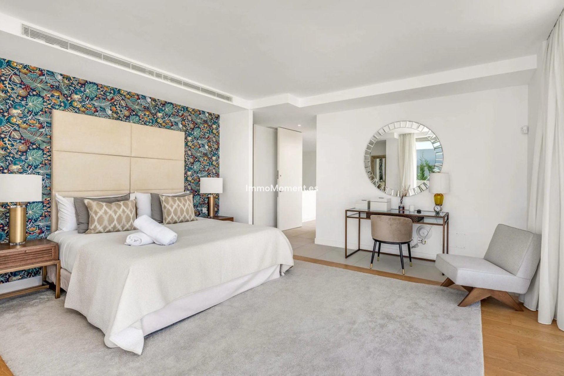 Resale - Villa - El Paraiso - New Golden Mile