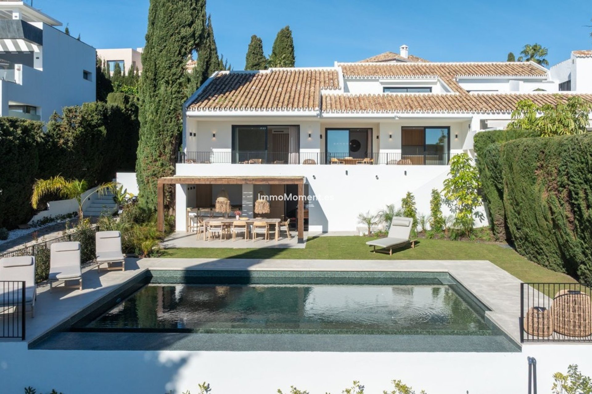 Resale - Villa - El Paraiso - New Golden Mile