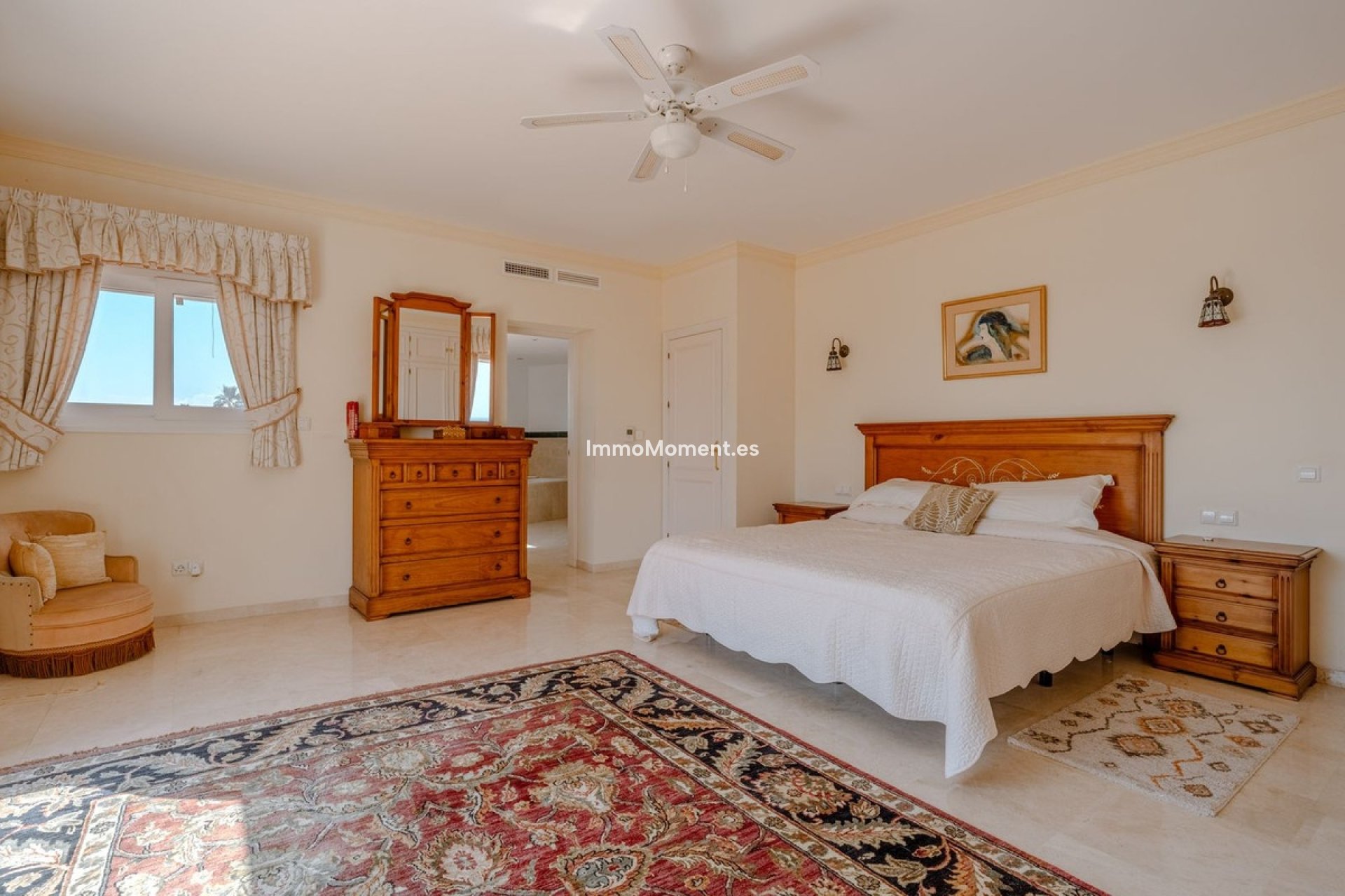 Resale - Villa - El Paraiso - New Golden Mile