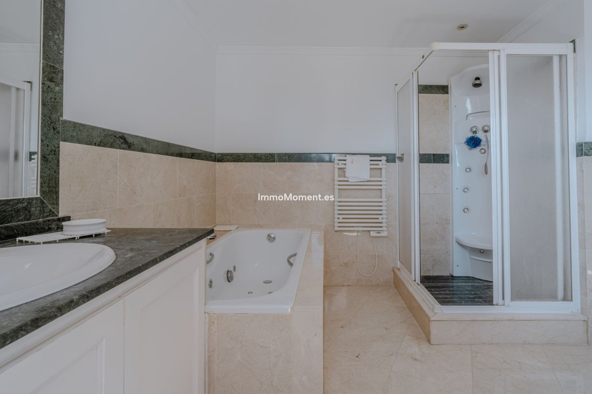Resale - Villa - El Paraiso - New Golden Mile