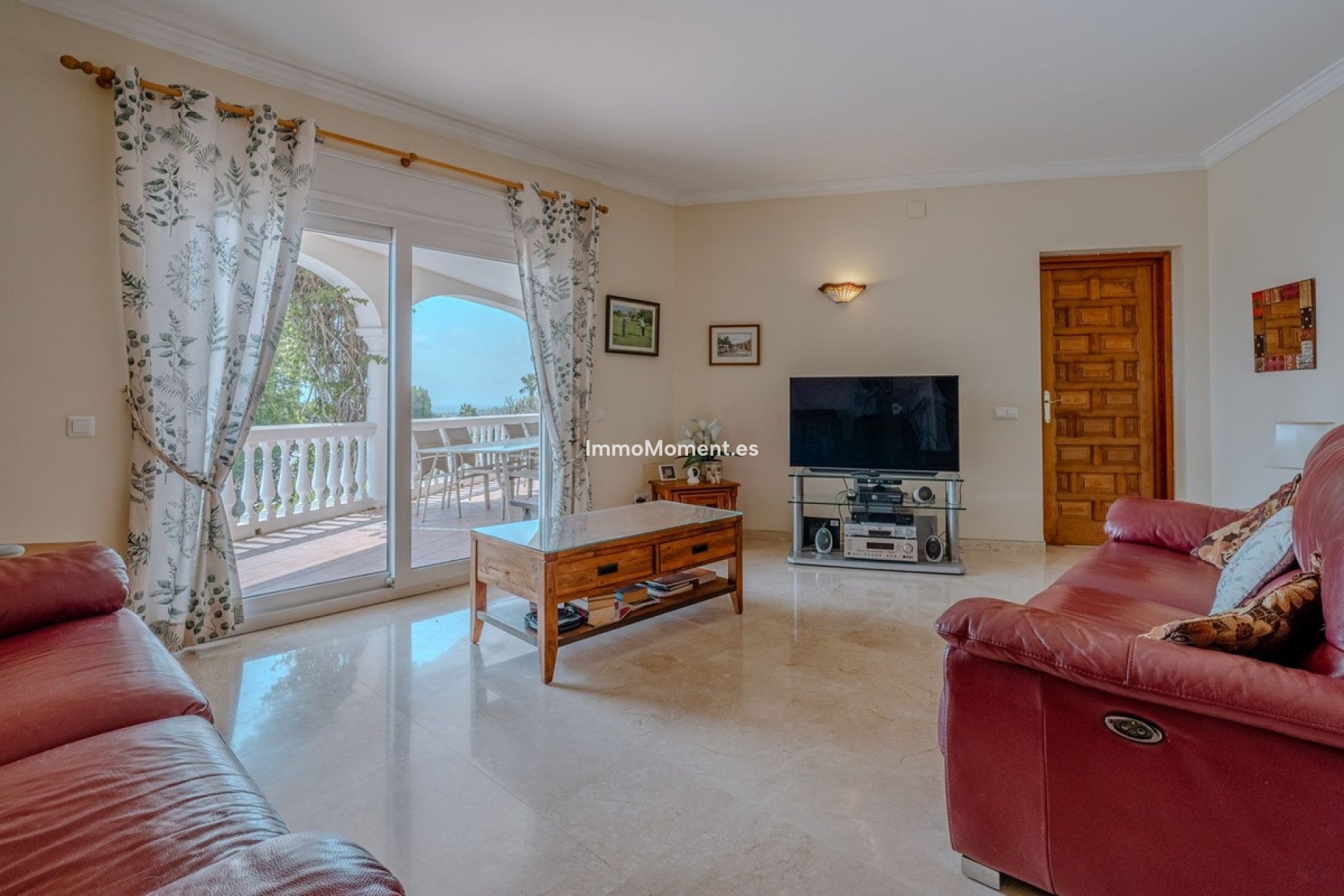 Resale - Villa - El Paraiso - New Golden Mile