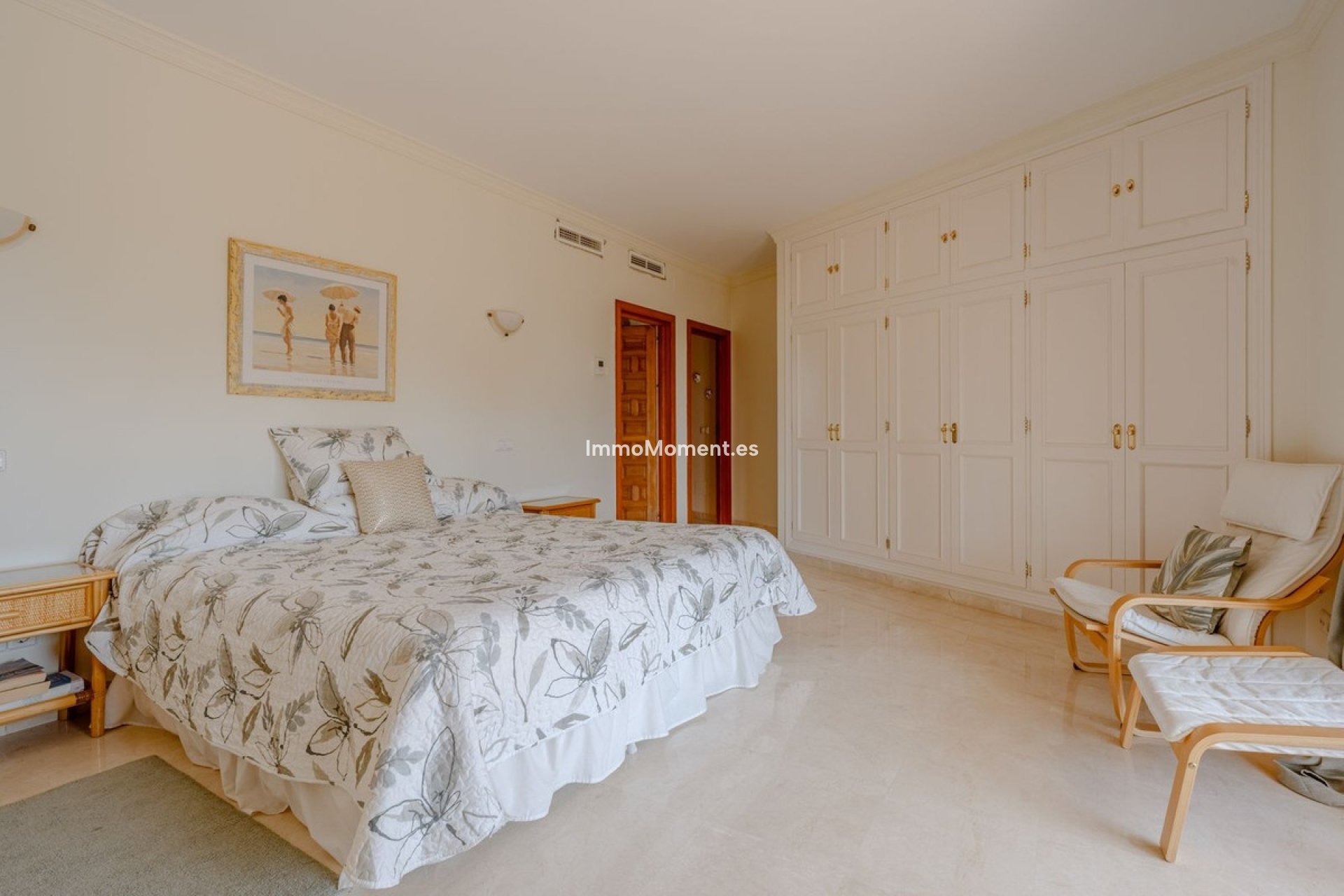 Resale - Villa - El Paraiso - New Golden Mile