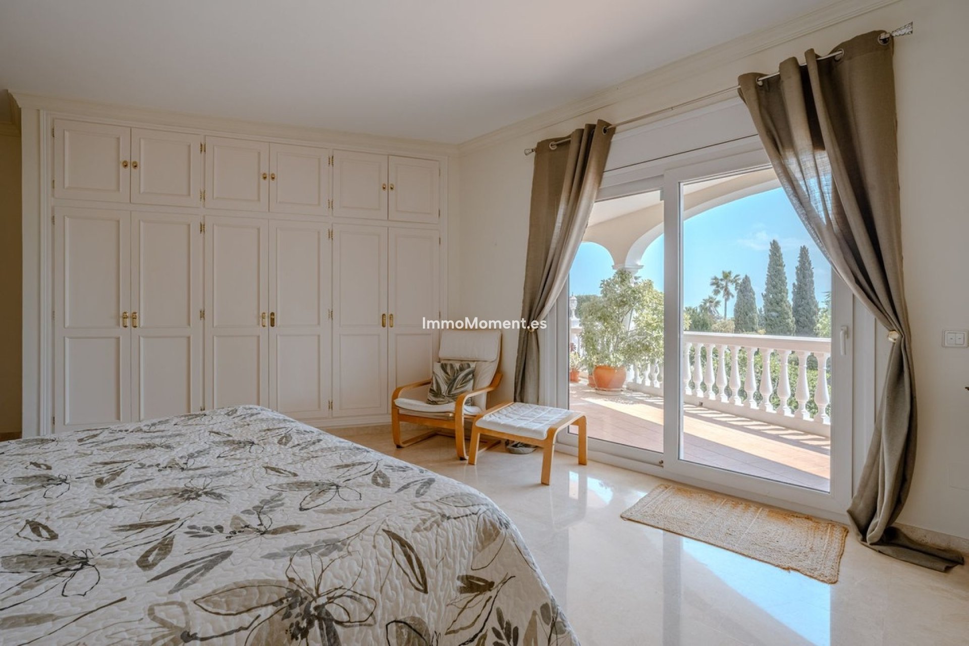 Resale - Villa - El Paraiso - New Golden Mile