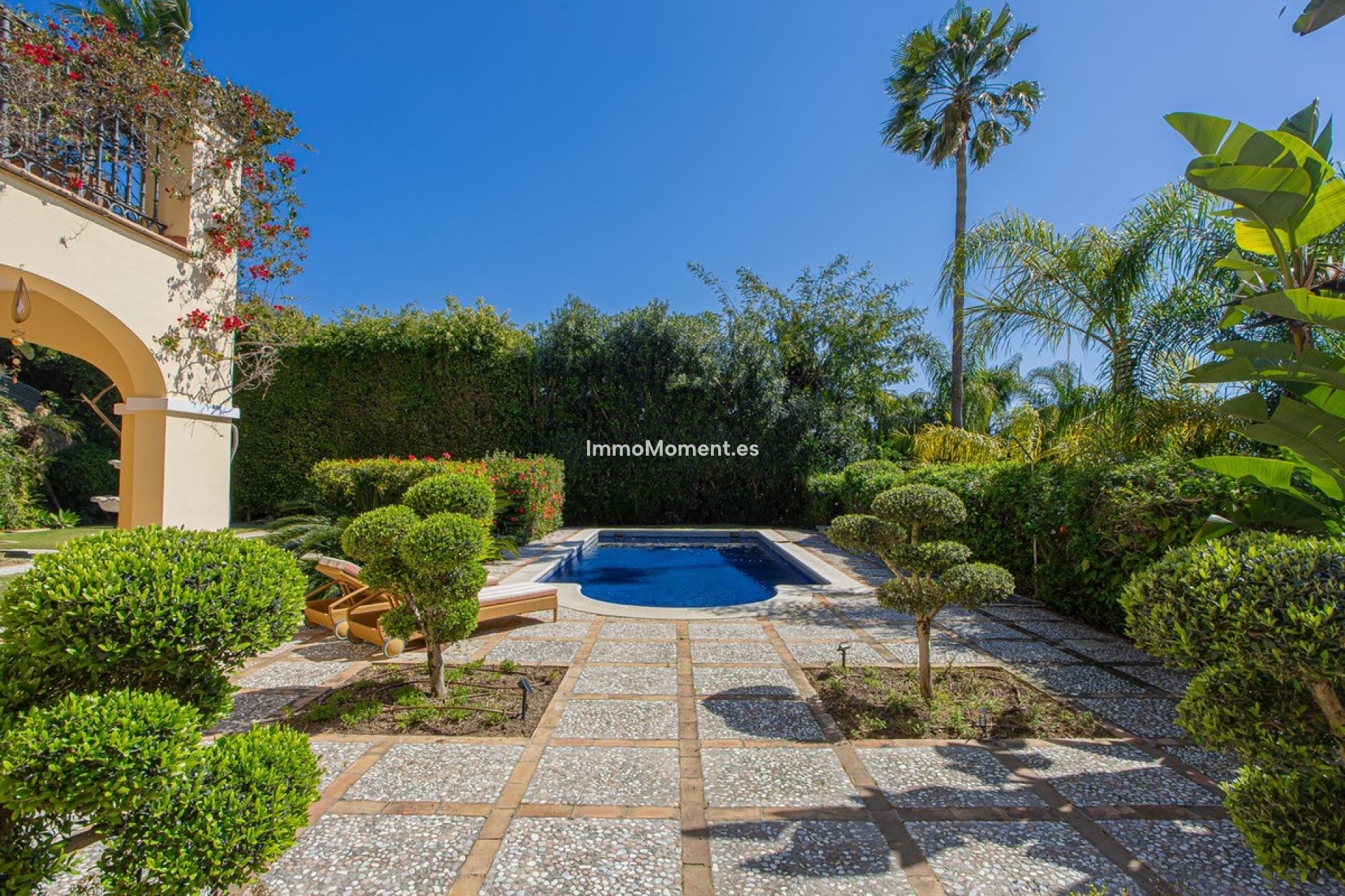 Resale - Villa - El Paraiso - New Golden Mile