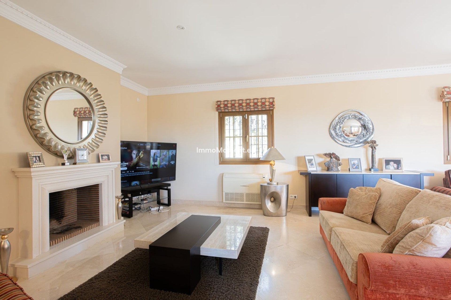 Resale - Villa - El Paraiso - New Golden Mile