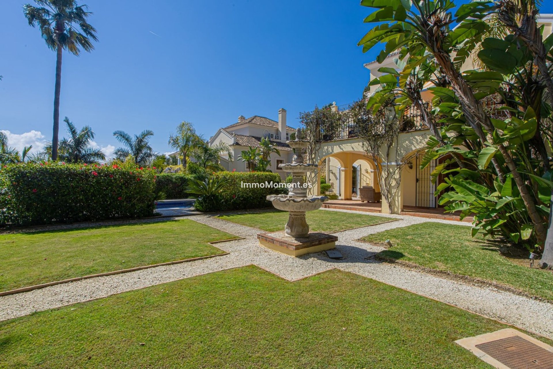 Resale - Villa - El Paraiso - New Golden Mile
