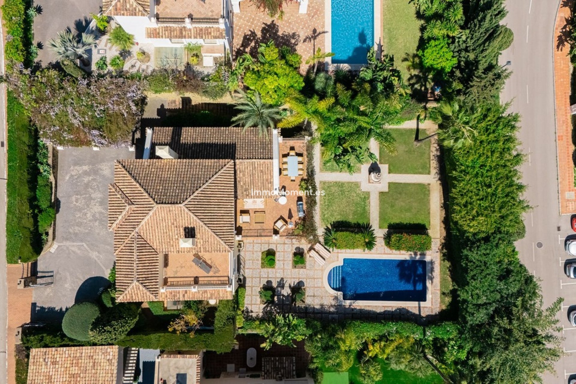 Resale - Villa - El Paraiso - New Golden Mile