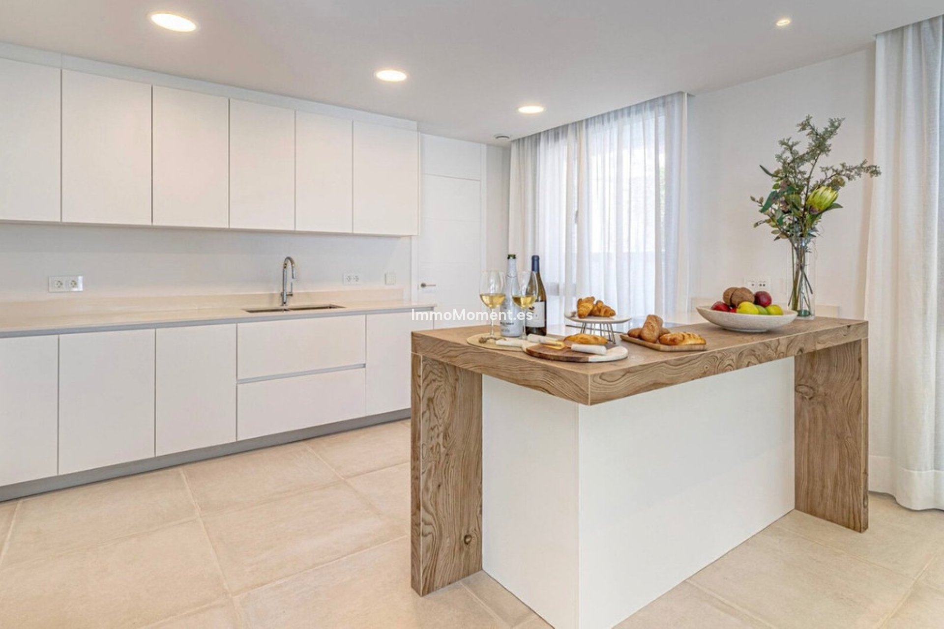Resale - Villa - El Paraiso - New Golden Mile