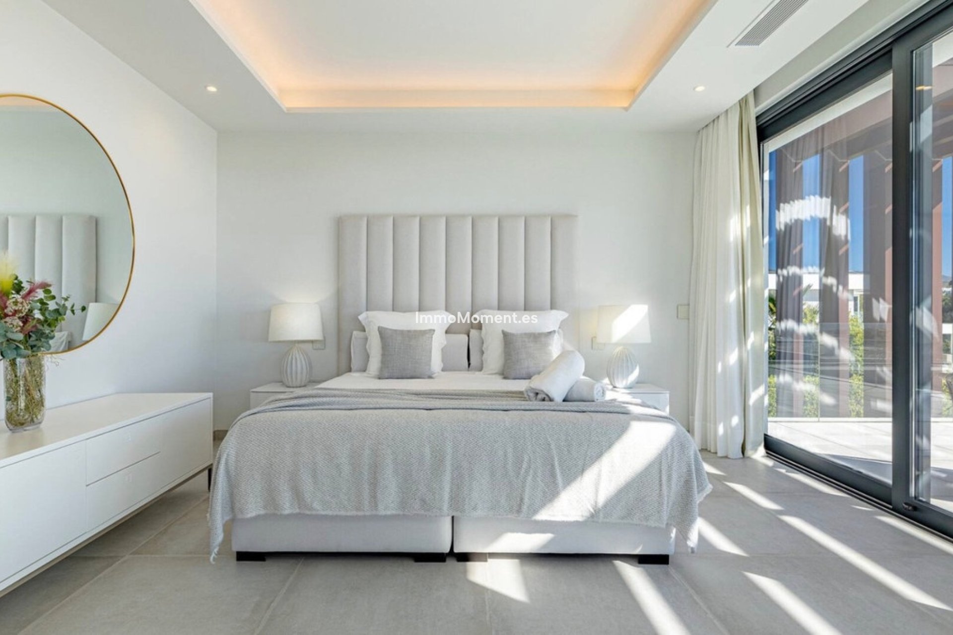 Resale - Villa - El Paraiso - New Golden Mile