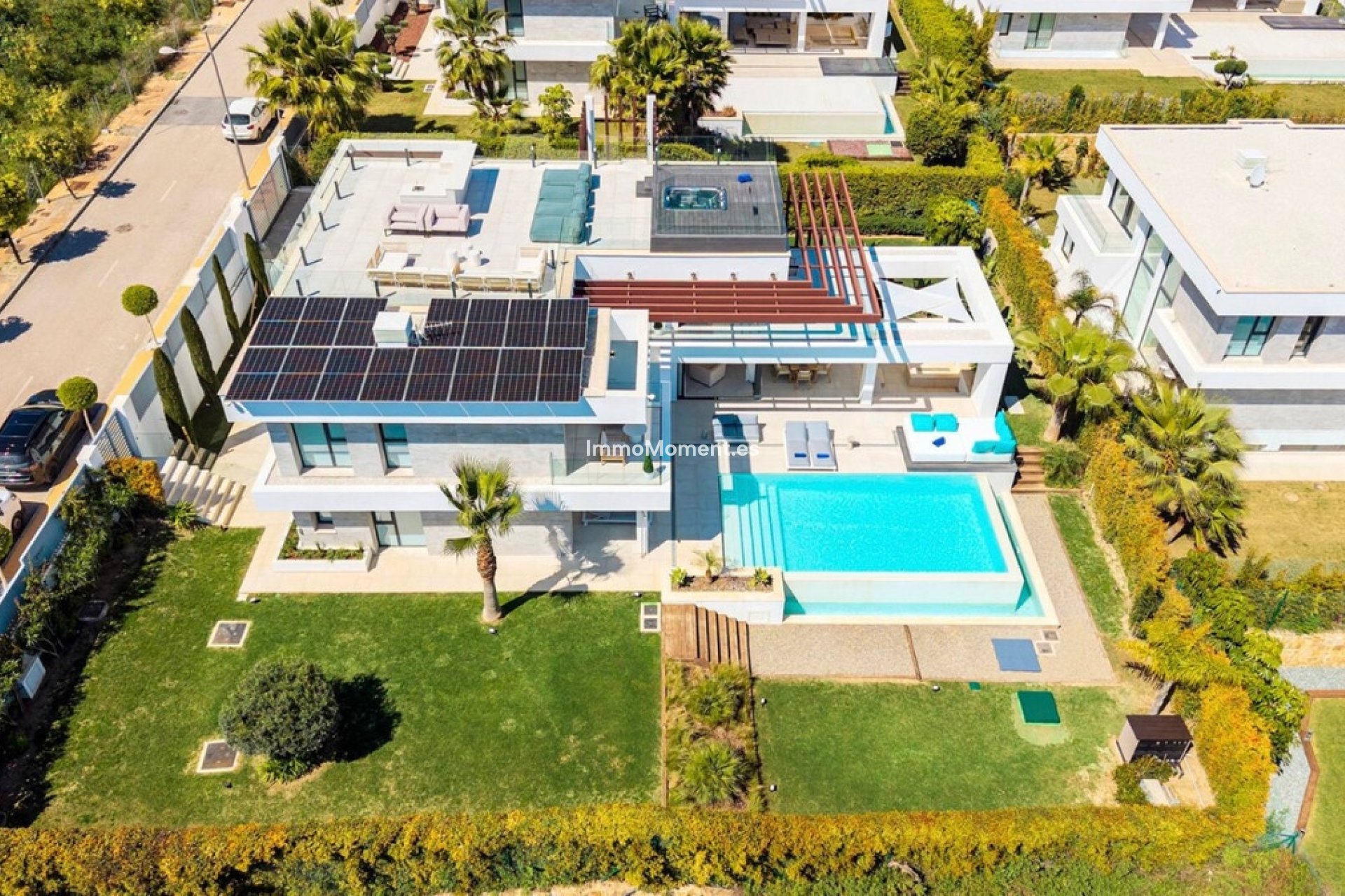 Resale - Villa - El Paraiso - New Golden Mile