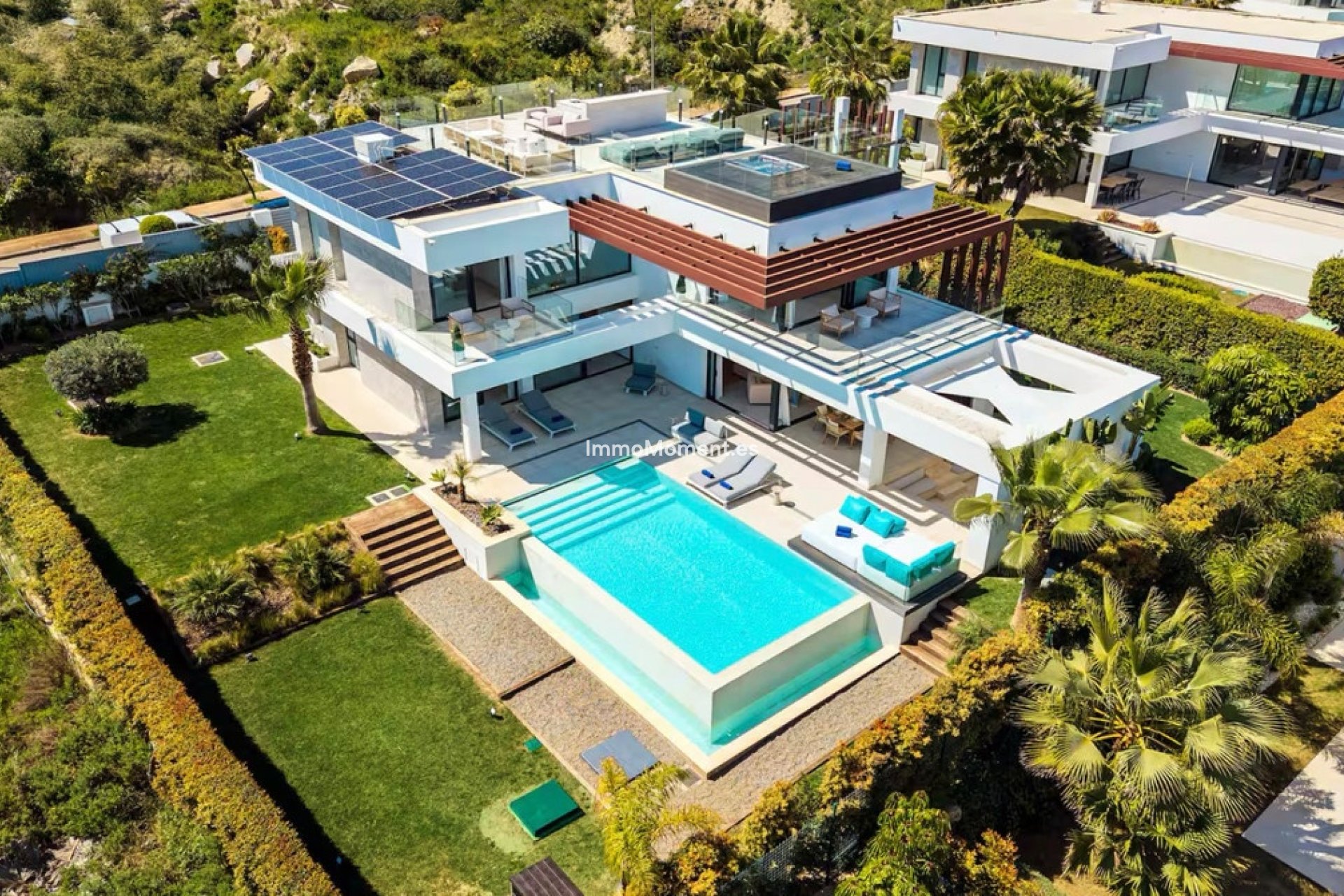 Resale - Villa - El Paraiso - New Golden Mile