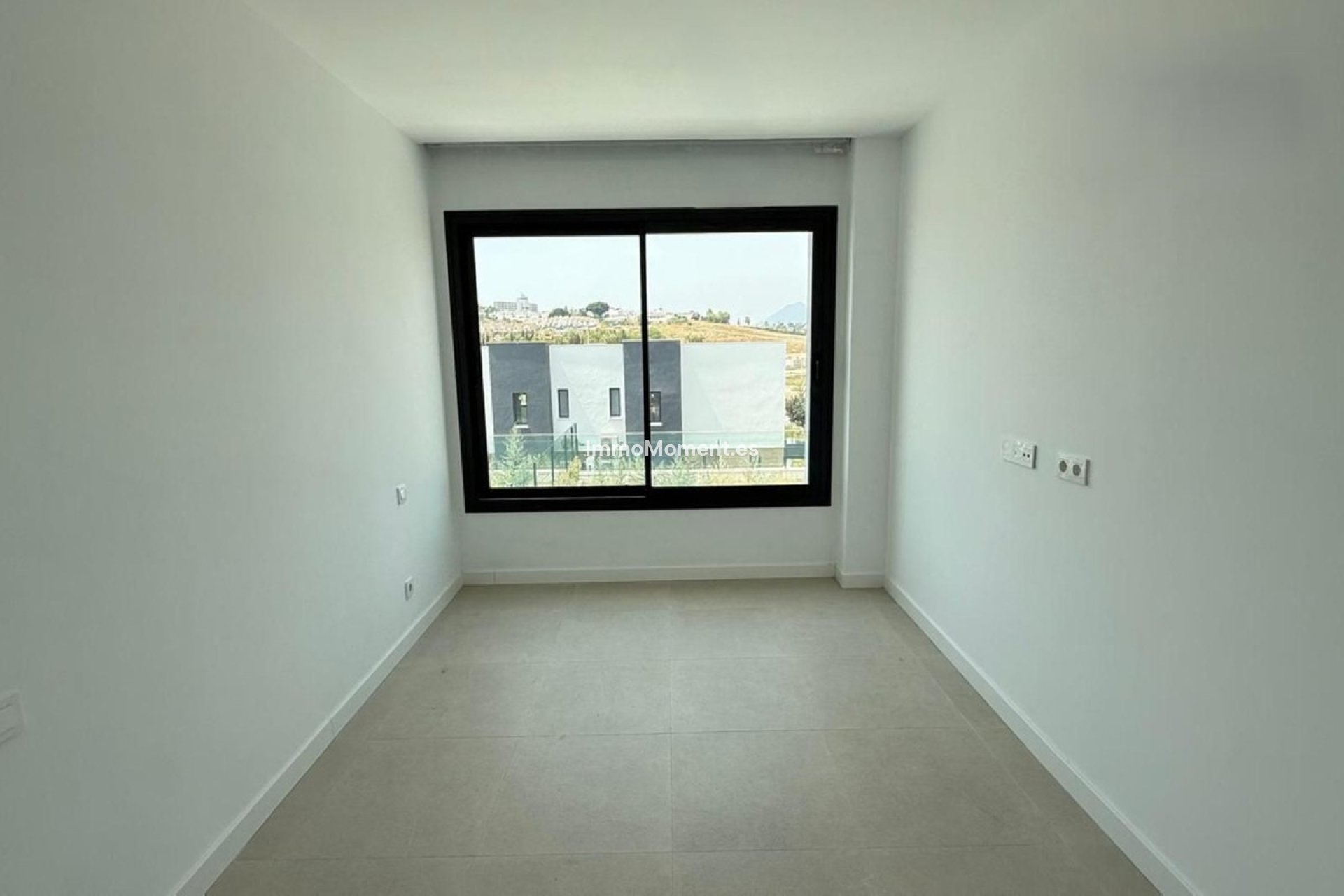 Resale - Villa - Estepona - Atalaya