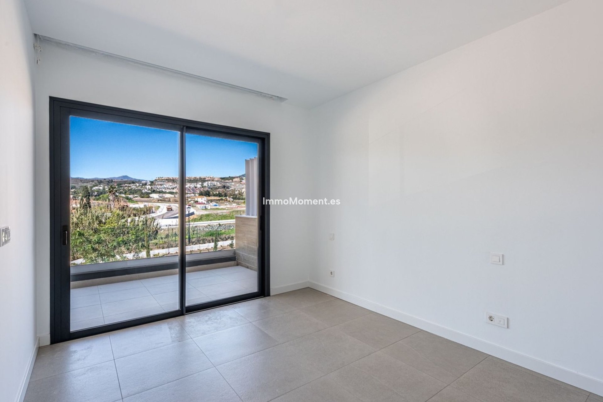 Resale - Villa - Estepona - Atalaya