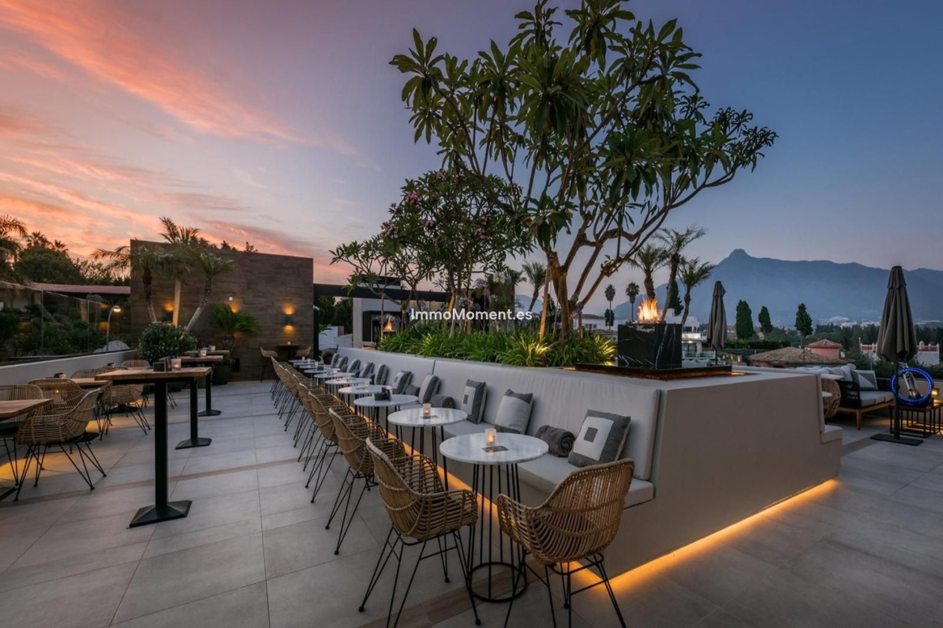 Resale - Villa - Estepona - Atalaya