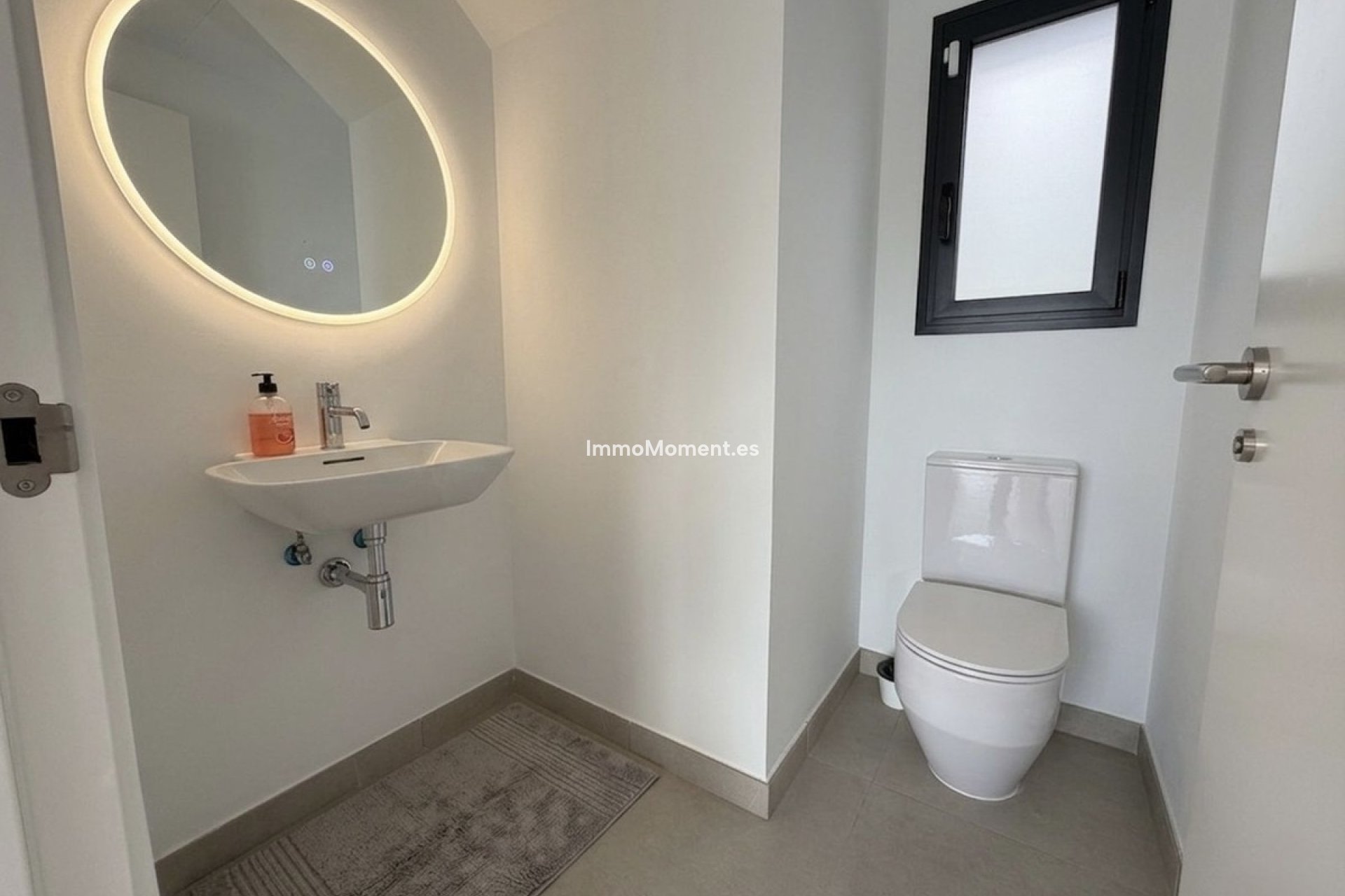 Resale - Villa - Estepona - Atalaya