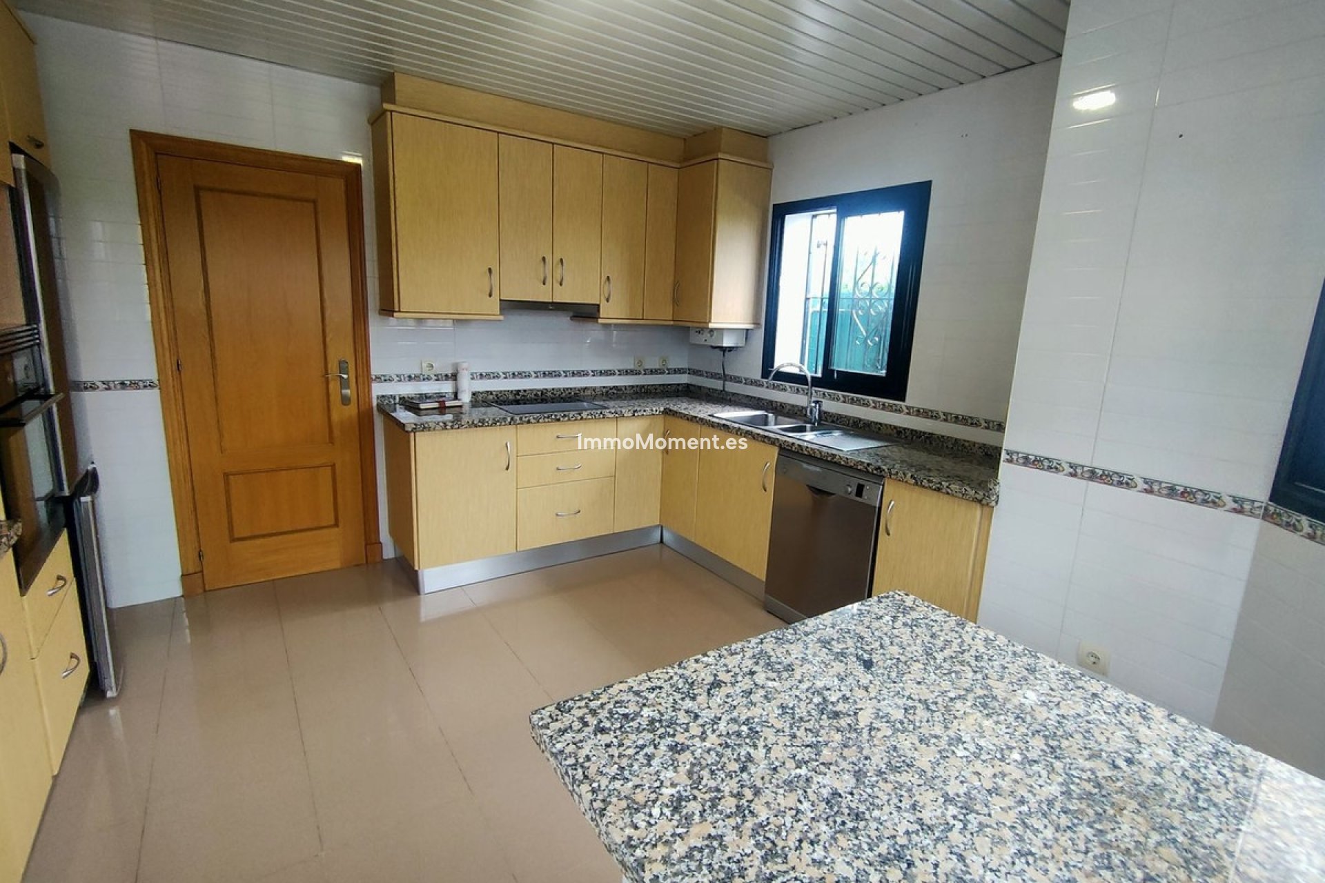 Resale - Villa - Estepona - Cancelada