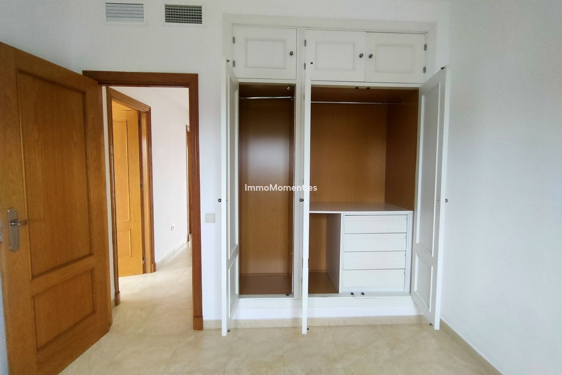 Resale - Villa - Estepona - Cancelada