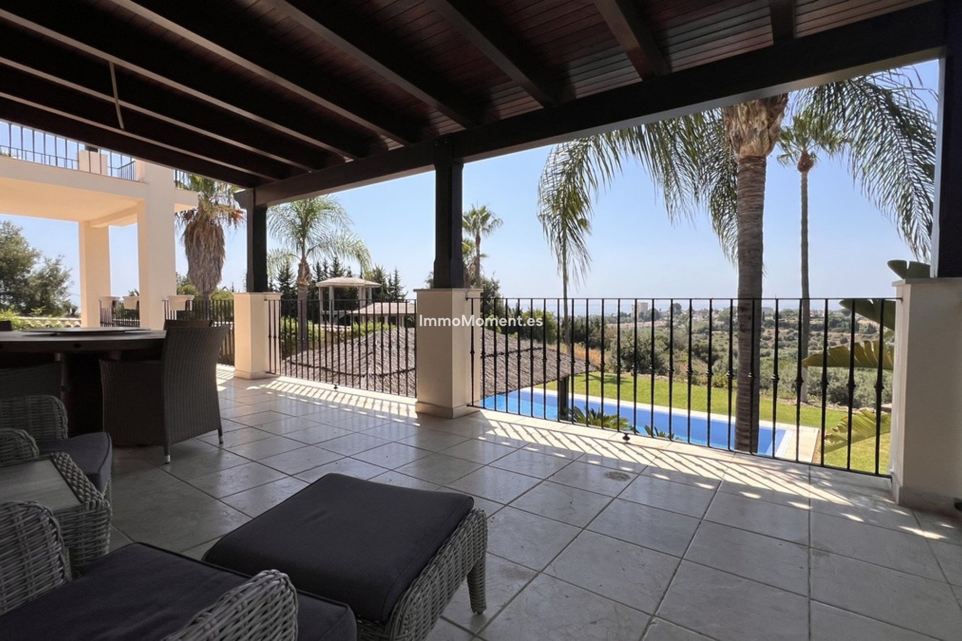 Resale - Villa - Estepona - El Padron