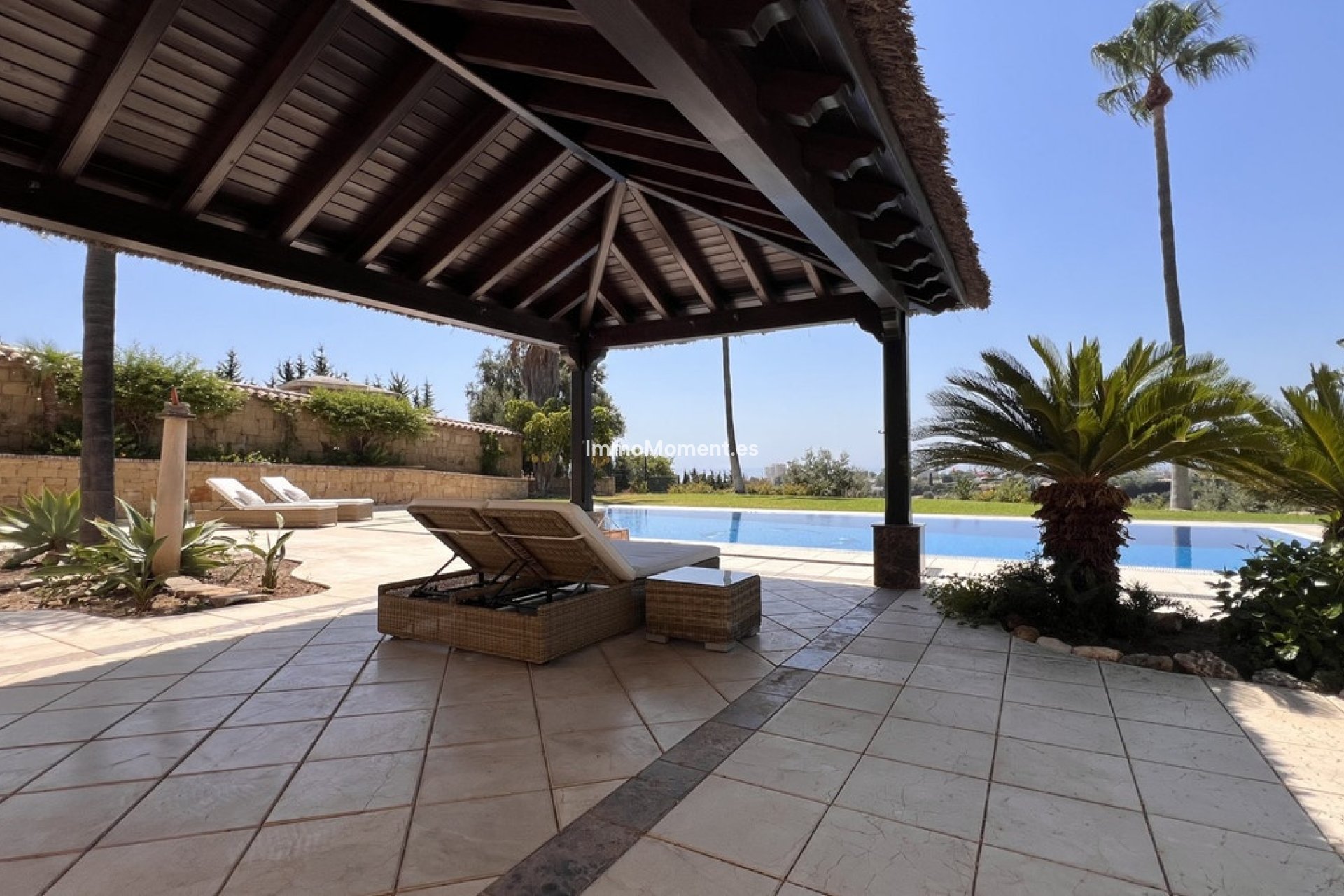 Resale - Villa - Estepona - El Padron