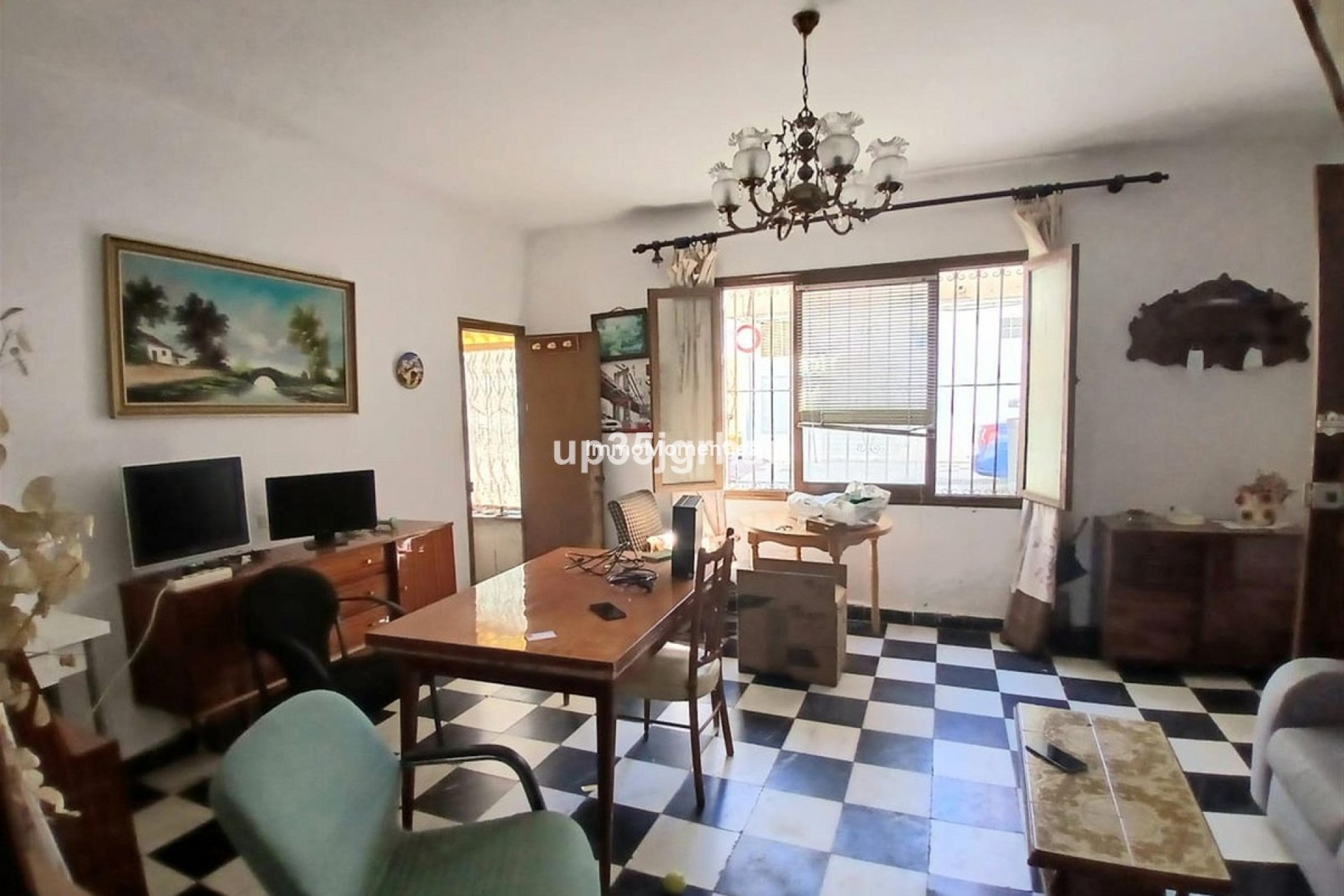 Resale - Villa - Estepona - Estepona Centro