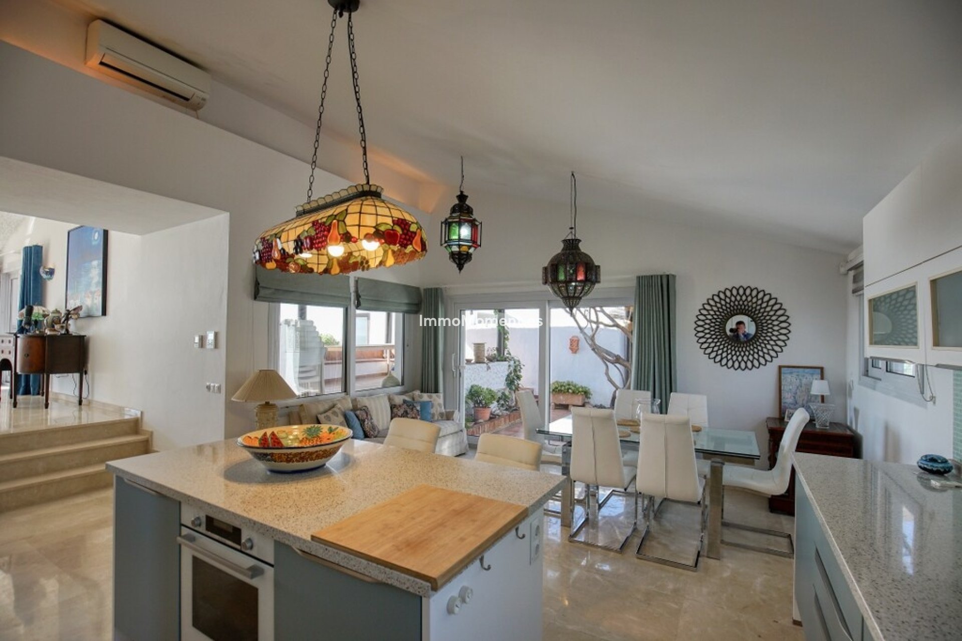 Resale - Villa - Estepona - Estepona Centro