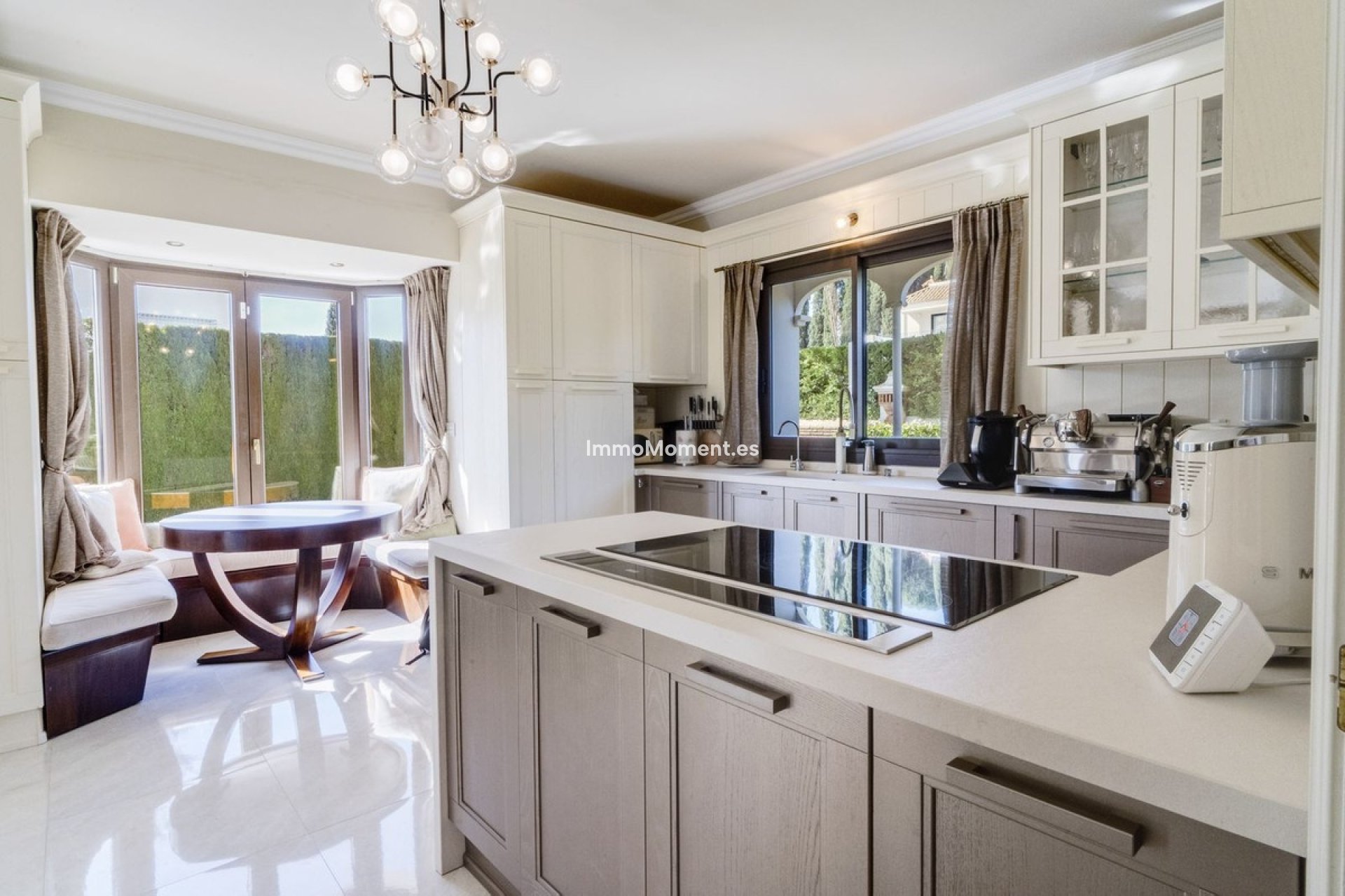 Resale - Villa - Estepona - Estepona Centro