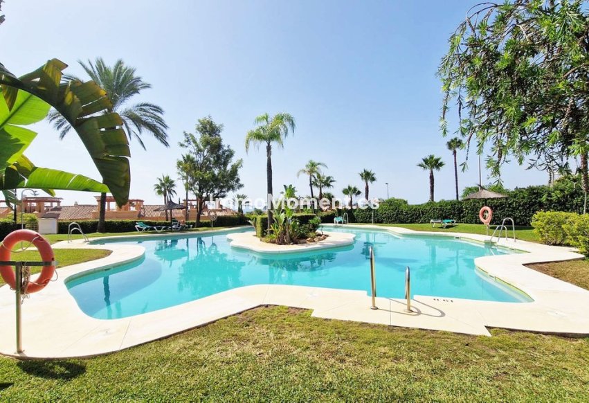 Resale - Villa - Estepona - Estepona Centro
