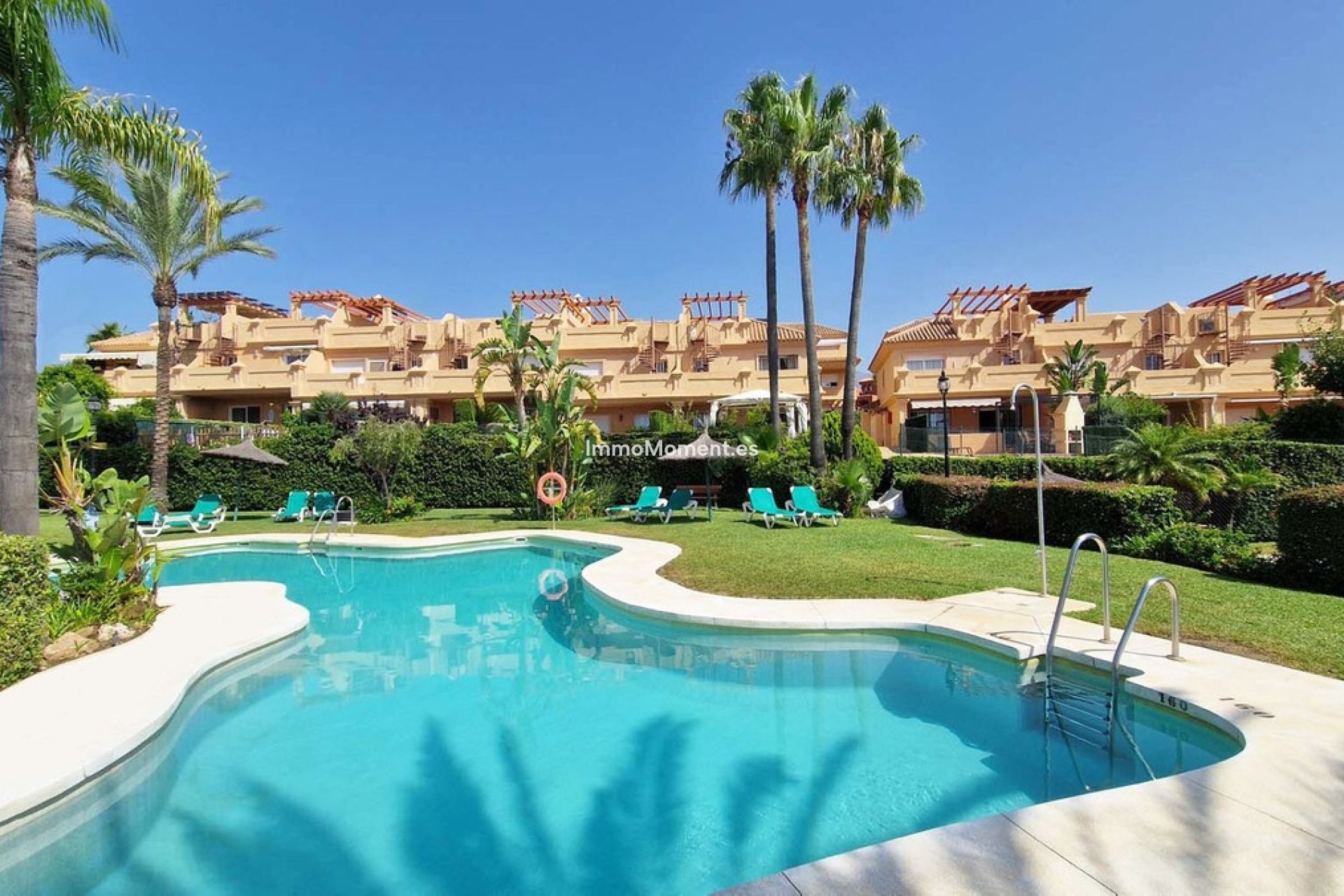 Resale - Villa - Estepona - Estepona Centro