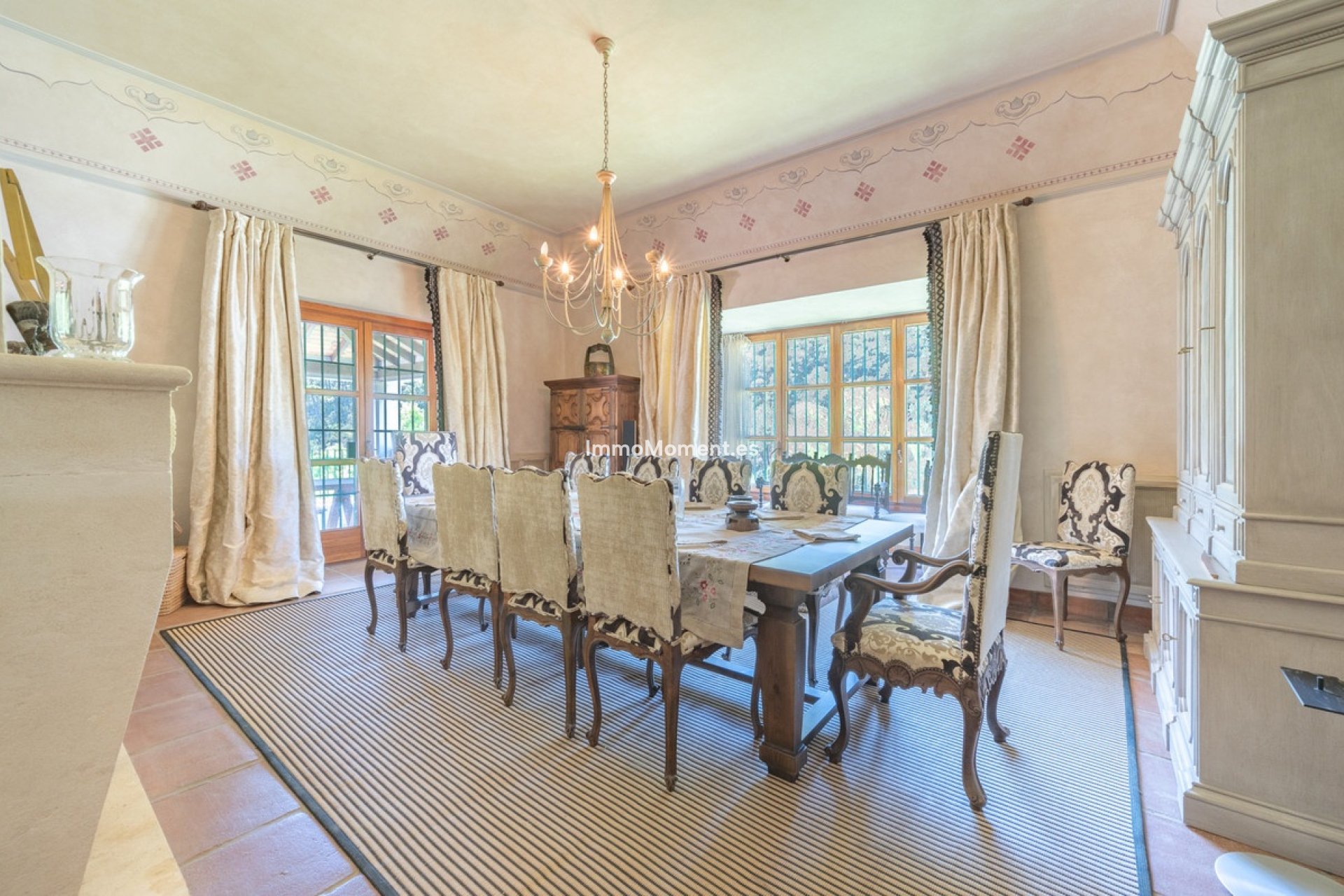 Resale - Villa - Estepona - Estepona Centro