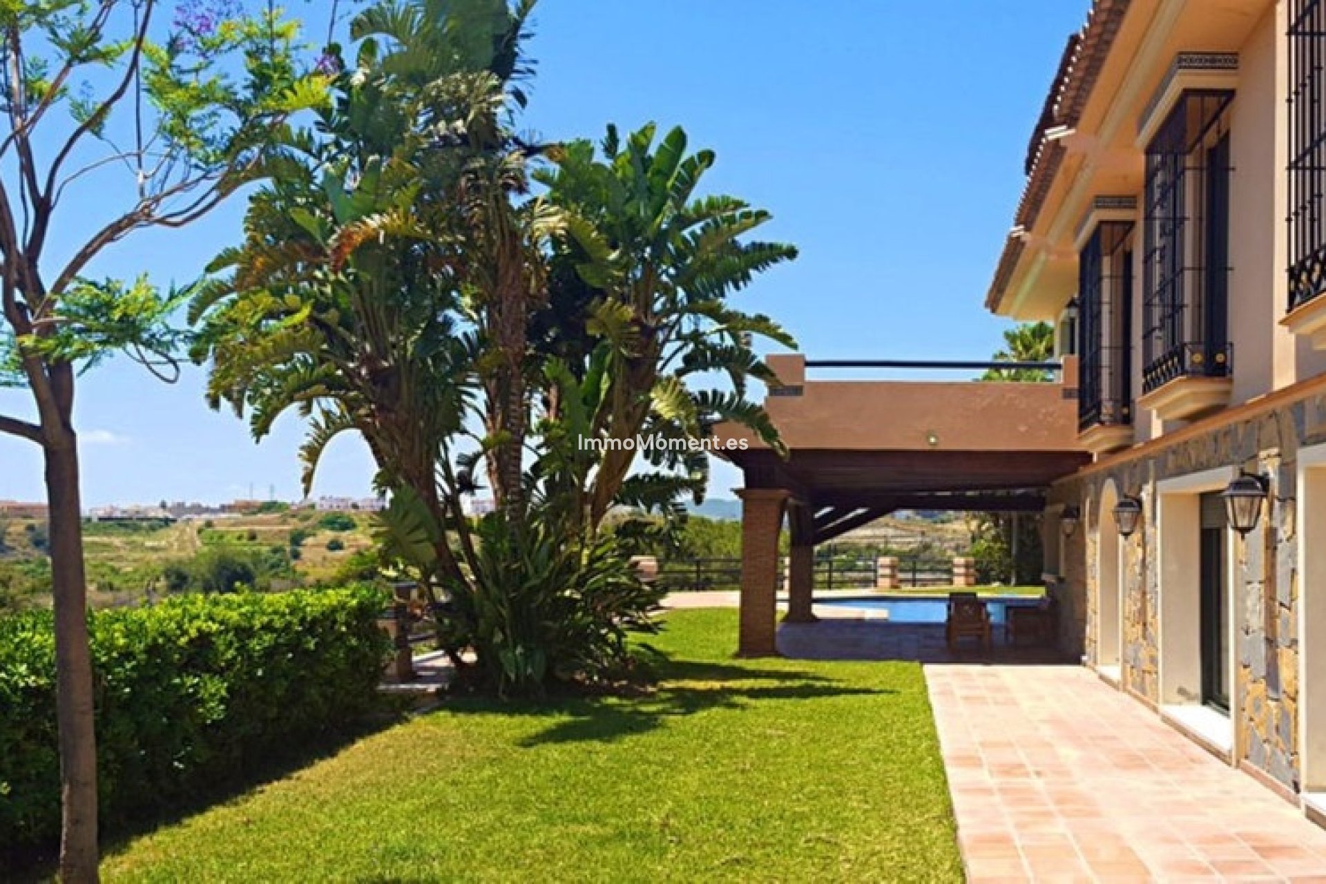 Resale - Villa - Estepona - Estepona Centro