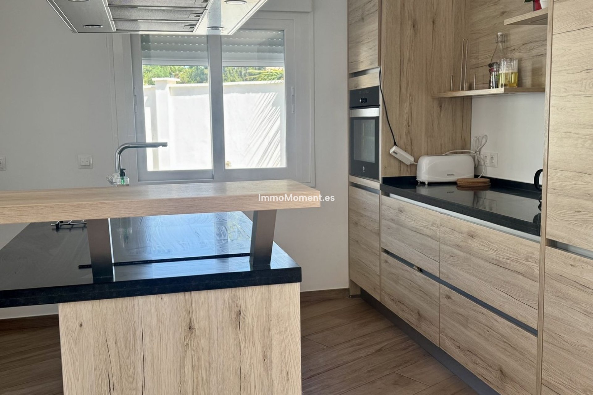 Resale - Villa - Estepona - Estepona Centro