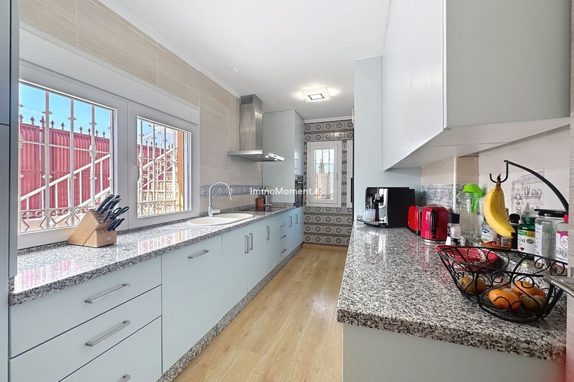 Resale - Villa - Estepona - Estepona Centro