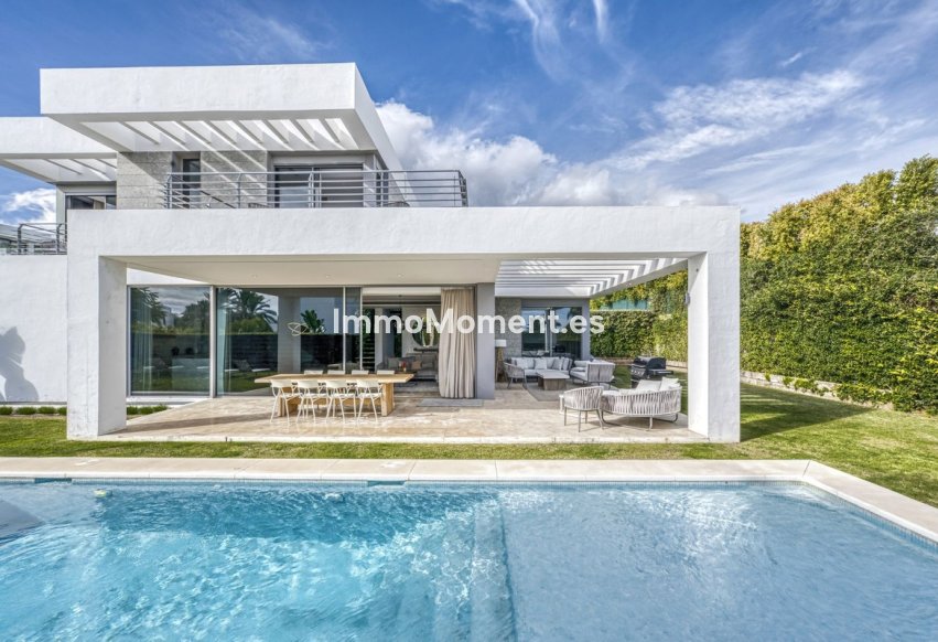 Resale - Villa - Estepona - Estepona Centro