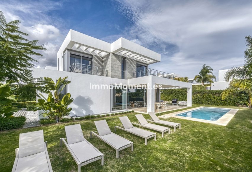 Resale - Villa - Estepona - Estepona Centro