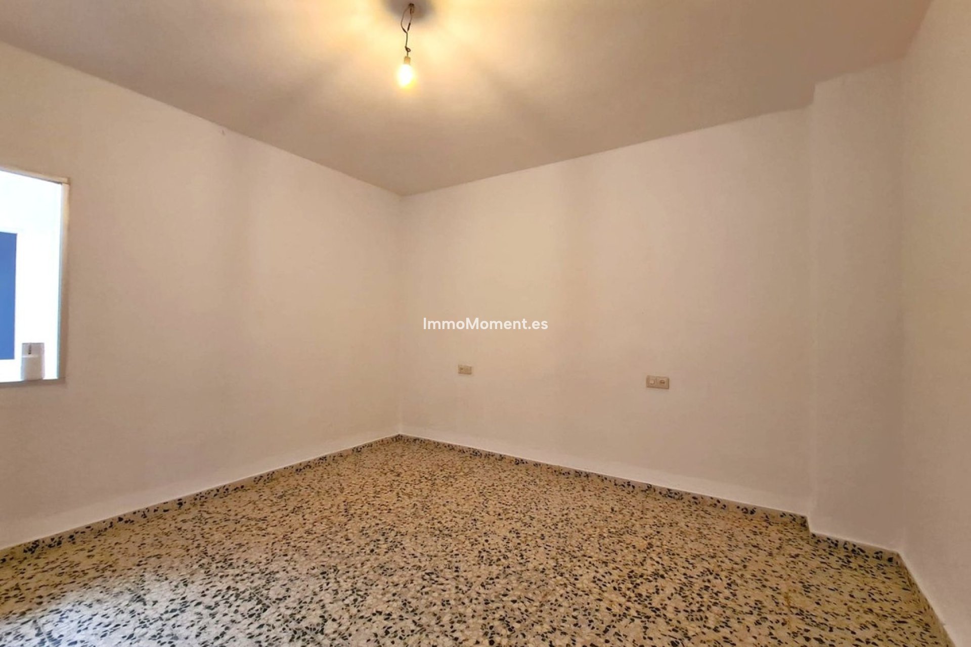 Resale - Villa - Estepona - Estepona Centro