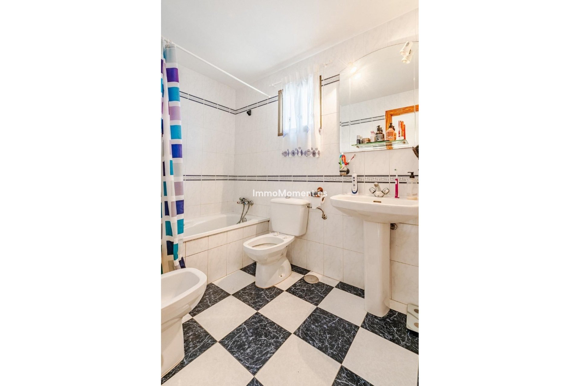 Resale - Villa - Estepona - Estepona Centro