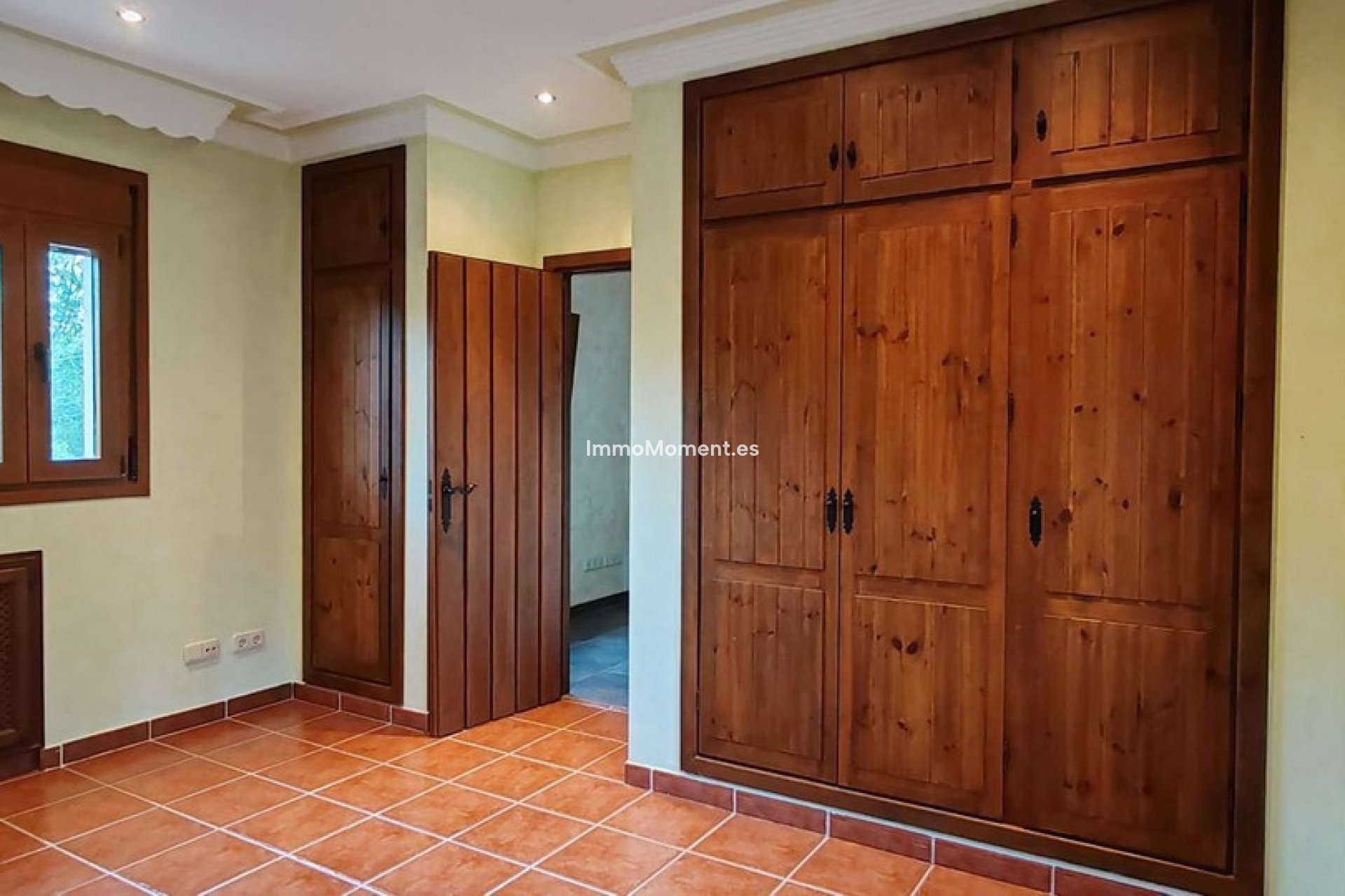 Resale - Villa - Estepona - Estepona Centro