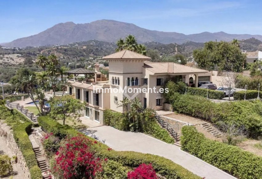 Resale - Villa - Estepona - Estepona Centro