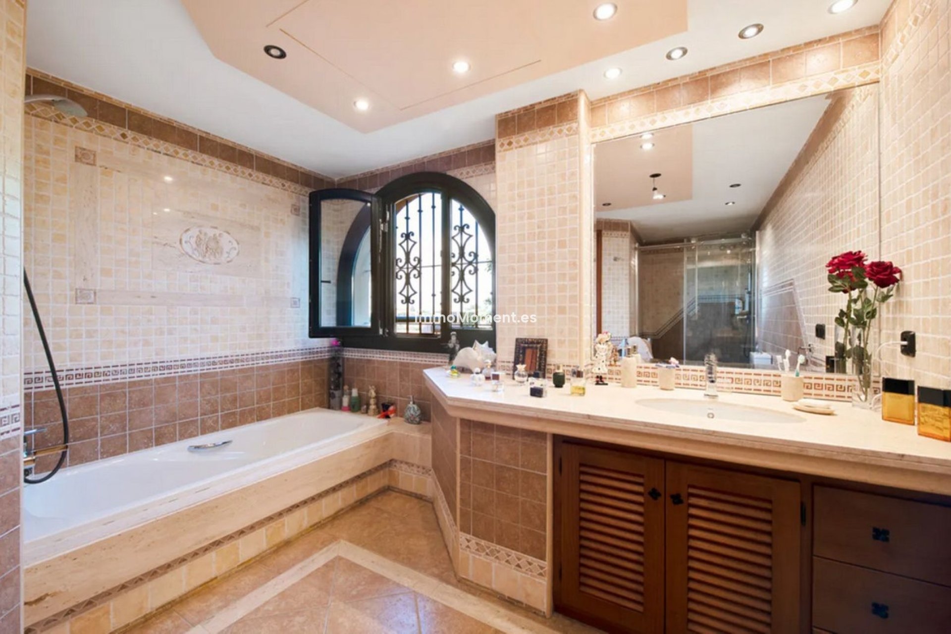 Resale - Villa - Estepona - Estepona Centro