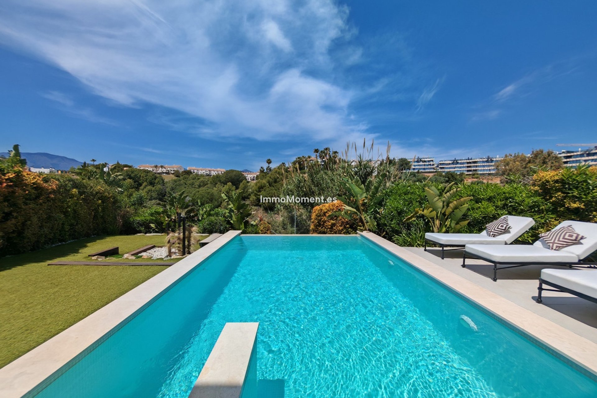 Resale - Villa - Estepona - Estepona Centro