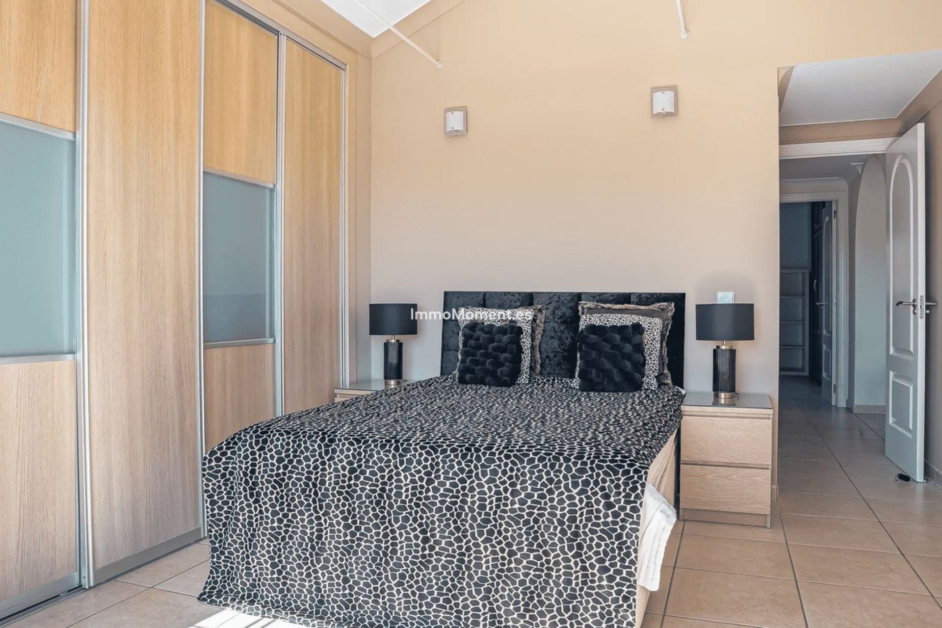 Resale - Villa - Estepona - Estepona Centro
