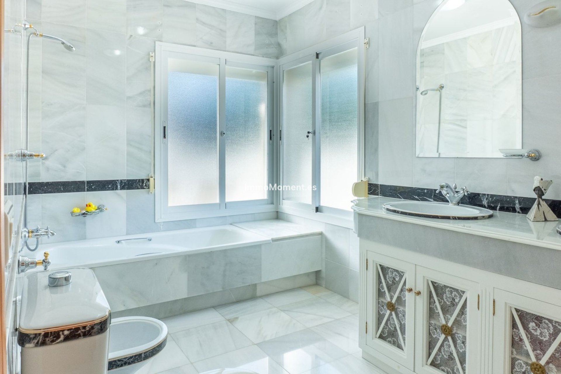 Resale - Villa - Estepona - New Golden Mile